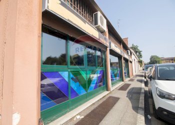 Edificio all\'aperto - Locale Commerciale Via Macallè
 
20, Seregno - foto 2