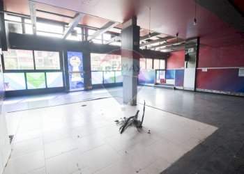 Palestra - Locale Commerciale Via Macallè
 
20, Seregno - foto 8