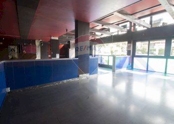 Ricezione / Lobby - Locale Commerciale Via Macallè
 
20, Seregno - foto 13