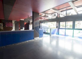 Stanza vuota - Locale Commerciale Via Macallè
 
20, Seregno - foto 14