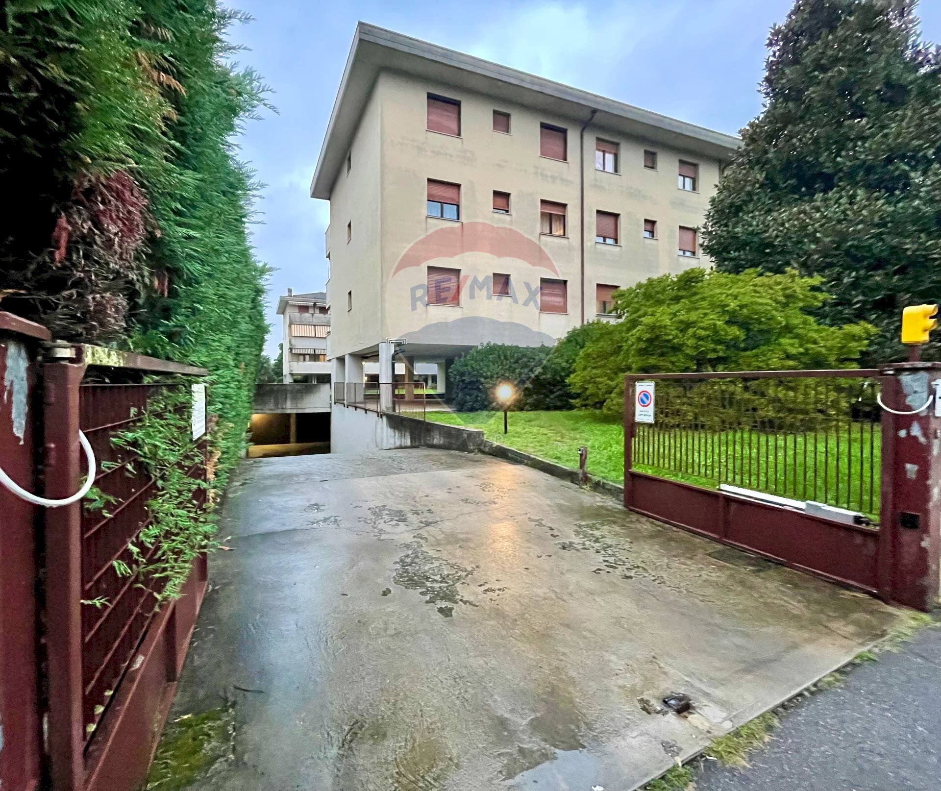 Edificio all\'aperto - Box Via Solferino
 
86, Seregno - foto 1