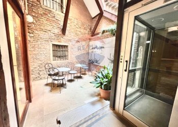 ZONA COMUNE AL PIAN TERRENO - Bilocale SESTIERE DI SAN MARCO
 
3614, Venezia - foto 37