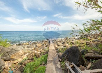 Vista dell\'acqua - Quadrilocale via livorno
 
103, Aci Castello - foto 2