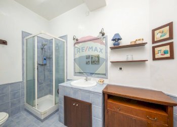 Bagno - Quadrilocale via livorno
 
103, Aci Castello - foto 15