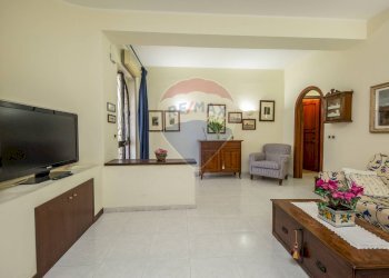 Soggiorno - Quadrilocale via livorno
 
103, Aci Castello - foto 17