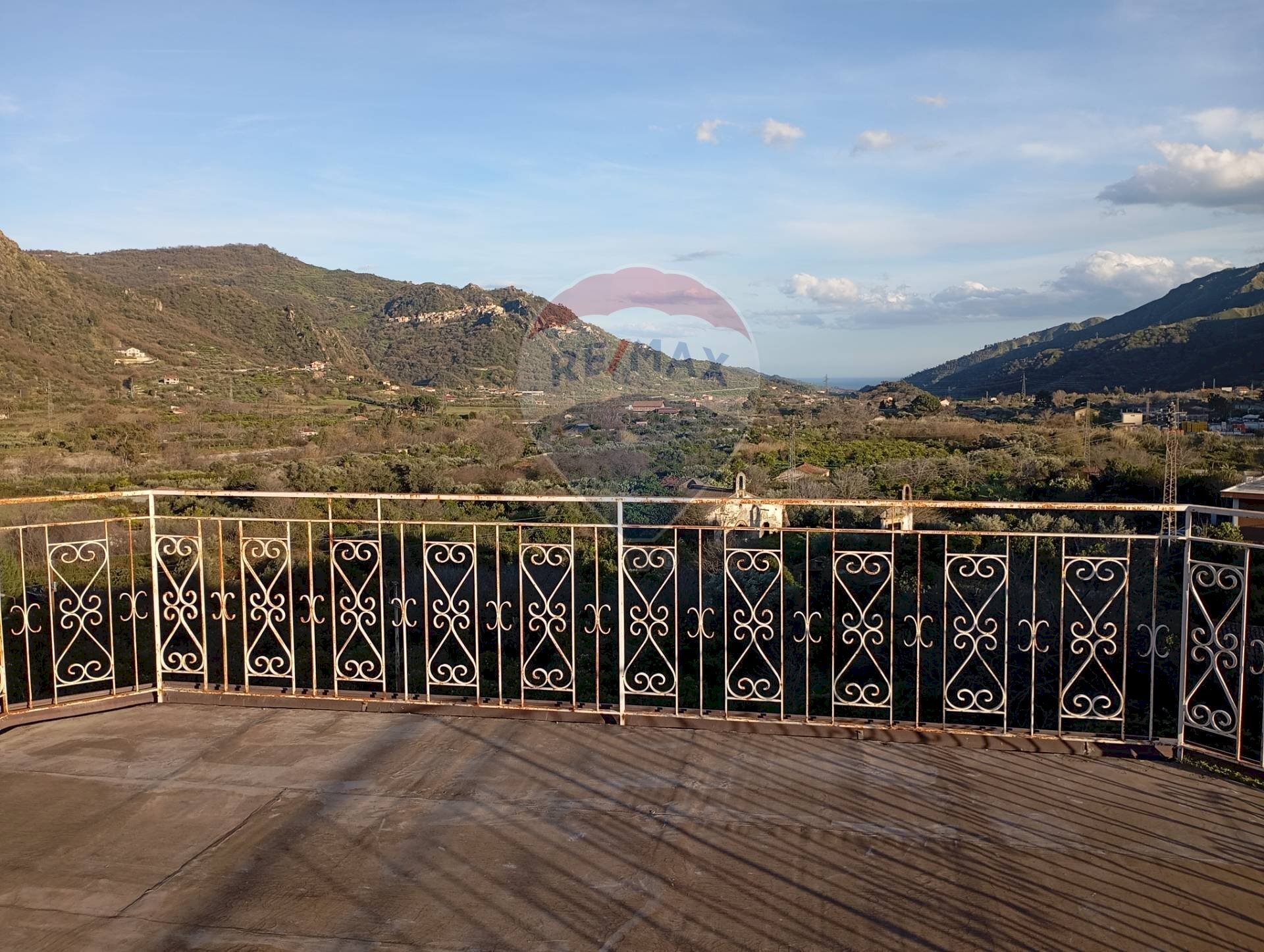 Vista delle montagne - Apartment via oberdan, Francavilla di Sicilia - photo 1