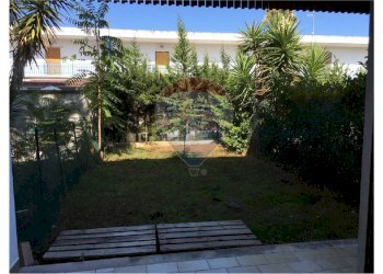 Giardino - Trilocale Via Mar Ionio
 
snc, Manfredonia - foto 5