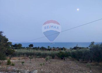 Vista dell\'acqua - Terreno agricolo Via Contrada Gravaglione
 
SNC, Mattinata - foto 17