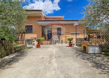 Casa all\'aperto - Villa Contrada Bastìa - F878+7J3, Lucera - foto 2