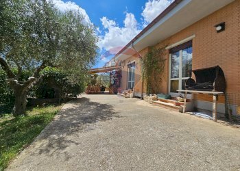 Terrazza - Villa Contrada Bastìa - F878+7J3, Lucera - foto 44