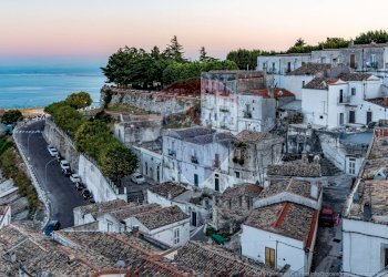 Casa all\'aperto - Commercial Premises Via Reale Basilica
 
13, Monte Sant'Angelo - photo 6