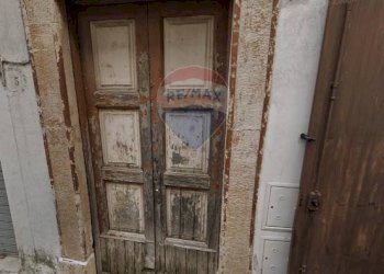 Edificio all\'aperto - Commercial Premises Via Reale Basilica
 
13, Monte Sant'Angelo - photo 7