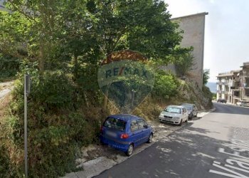 Edificio all\'aperto - Commercial Premises Via Reale Basilica
 
13, Monte Sant'Angelo - photo 10