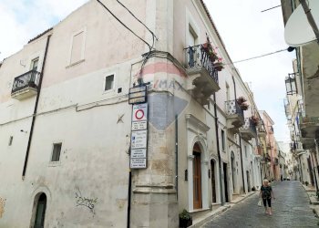 Edificio all\'aperto - Quadrilocale Via Giuseppe Verdi
 
89, Monte Sant'Angelo - foto 2