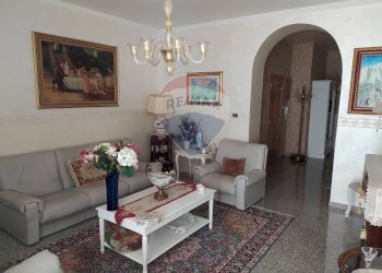 Soggiorno - Quadrilocale Via Giuseppe Verdi
 
89, Monte Sant'Angelo - foto 12