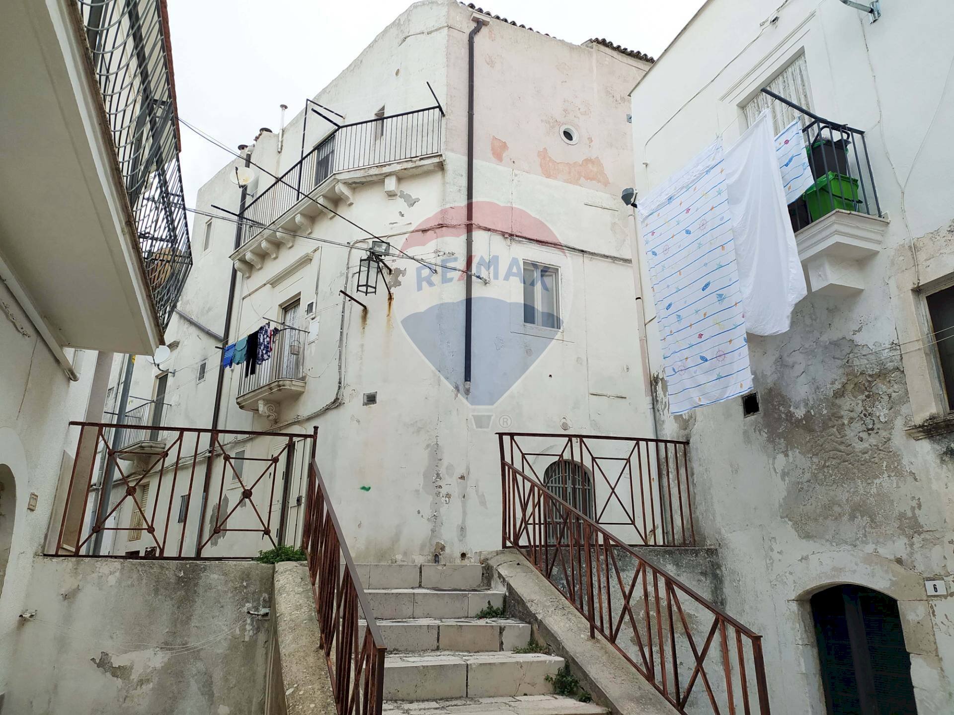 Edificio all\'aperto - Four-room apartment Via Giuseppe Verdi
 
89, Monte Sant'Angelo - photo 3