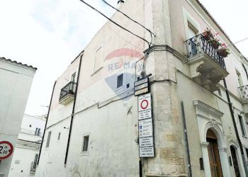 Edificio all\'aperto - Quadrilocale Via Giuseppe Verdi
 
89, Monte Sant'Angelo - foto 2