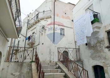 Edificio all\'aperto - Quadrilocale Via Giuseppe Verdi
 
89, Monte Sant'Angelo - foto 3