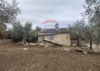 Casa all\'aperto - Terreno agricolo Contrada Santa Lucia - MW6R+Q2F, Monte Sant'Angelo - foto 18