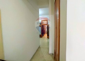 Hall / corridoio - Trilocale Via Cesare Battisti
 
64, Mattinata - foto 18