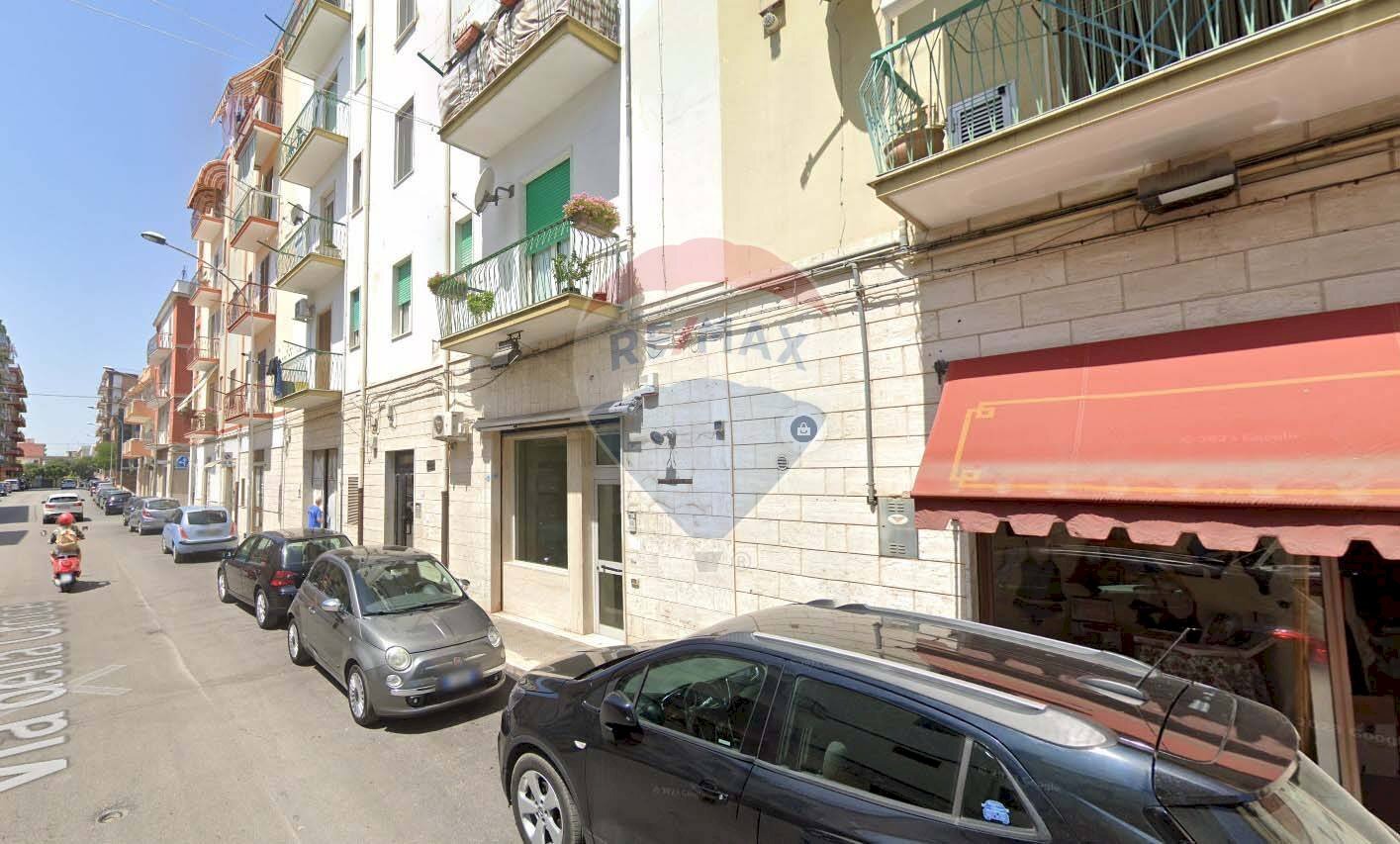 Edificio all\'aperto - Locale Commerciale Via Croce
 
54, Manfredonia - foto 2
