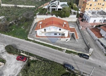 Casa all\'aperto - Hotel Contrada Patariello
 
SNC, San Giovanni Rotondo - foto 5