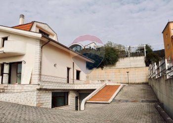 Casa all\'aperto - Hotel Contrada Patariello
 
SNC, San Giovanni Rotondo - foto 32