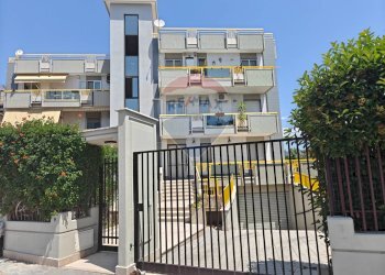 Edificio all\'aperto - Quadrilocale Via Iapigia
 
10, Manfredonia - foto 1