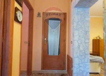 Hall / corridoio - Casa indipendente Via De Girolamo
 
1, Faeto - foto 11