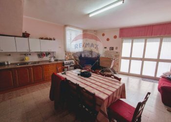 Sala da pranzo - Casa indipendente Via De Girolamo
 
1, Faeto - foto 24