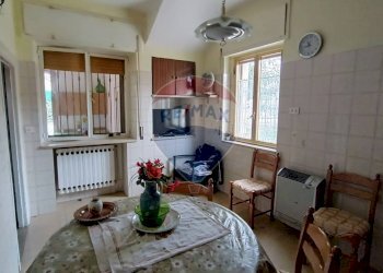 Sala da pranzo - Independent house Via Roma
 
65, Castelluccio dei Sauri - photo 7