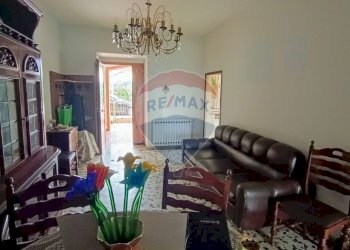 Sala da pranzo - Independent house Via Roma
 
65, Castelluccio dei Sauri - photo 11