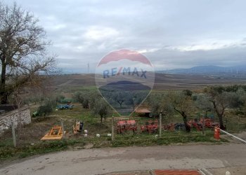 Vista delle montagne - Independent house Via Roma
 
65, Castelluccio dei Sauri - photo 16