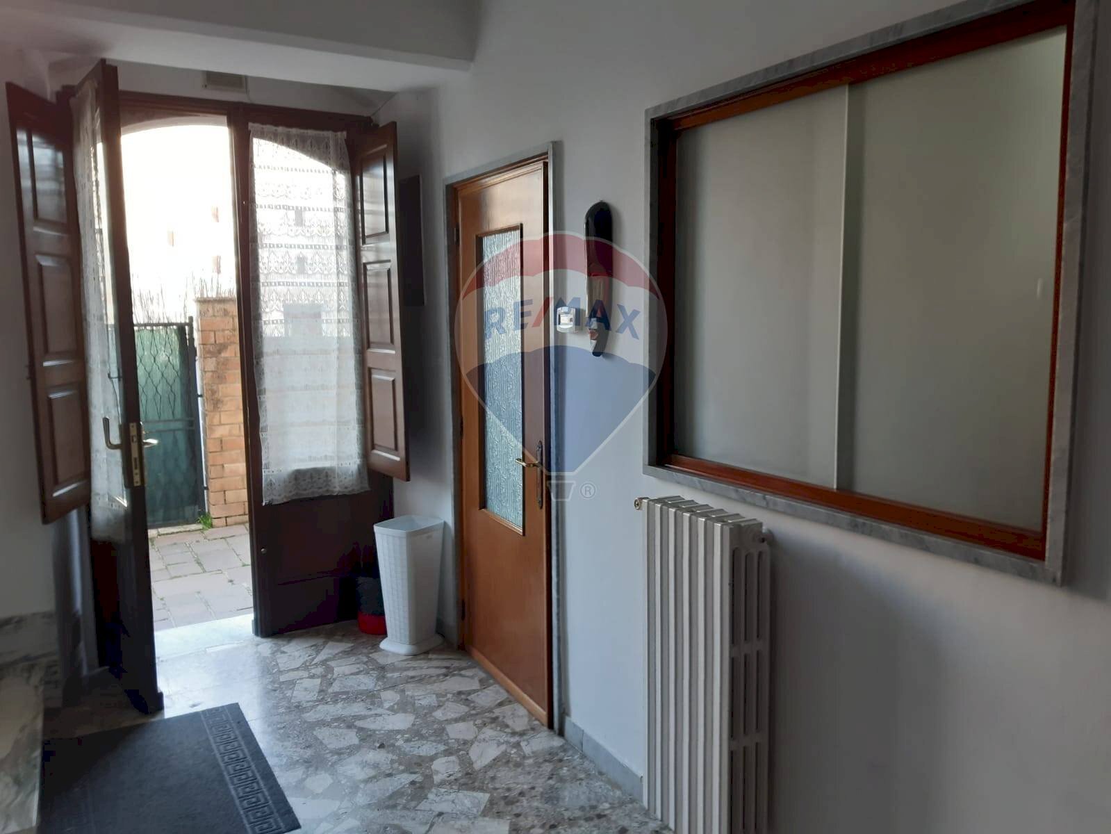 Hall / corridoio - Independent house Vicolo II Rione Paglia
 
5, Monteleone di Puglia - photo 1