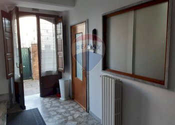 Hall / corridoio - Casa indipendente Vicolo II Rione Paglia
 
5, Monteleone di Puglia - foto 1