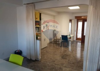 Sala da pranzo - Casa indipendente Vicolo II Rione Paglia
 
5, Monteleone di Puglia - foto 18