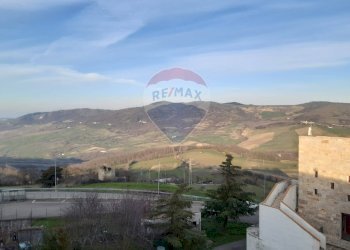 Vista delle montagne - Casa indipendente Vicolo II Rione Paglia
 
5, Monteleone di Puglia - foto 22