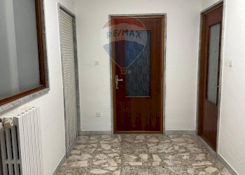 Hall / corridoio - Casa indipendente Vicolo II Rione Paglia
 
5, Monteleone di Puglia - foto 25