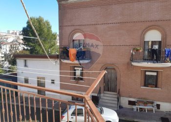 Balcone - Casa indipendente Via Sotto Forno
 
50, Rocchetta Sant'Antonio - foto 14