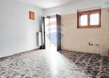 Stanza vuota - Bilocale Via Esterna
 
14, Mattinata - foto 2