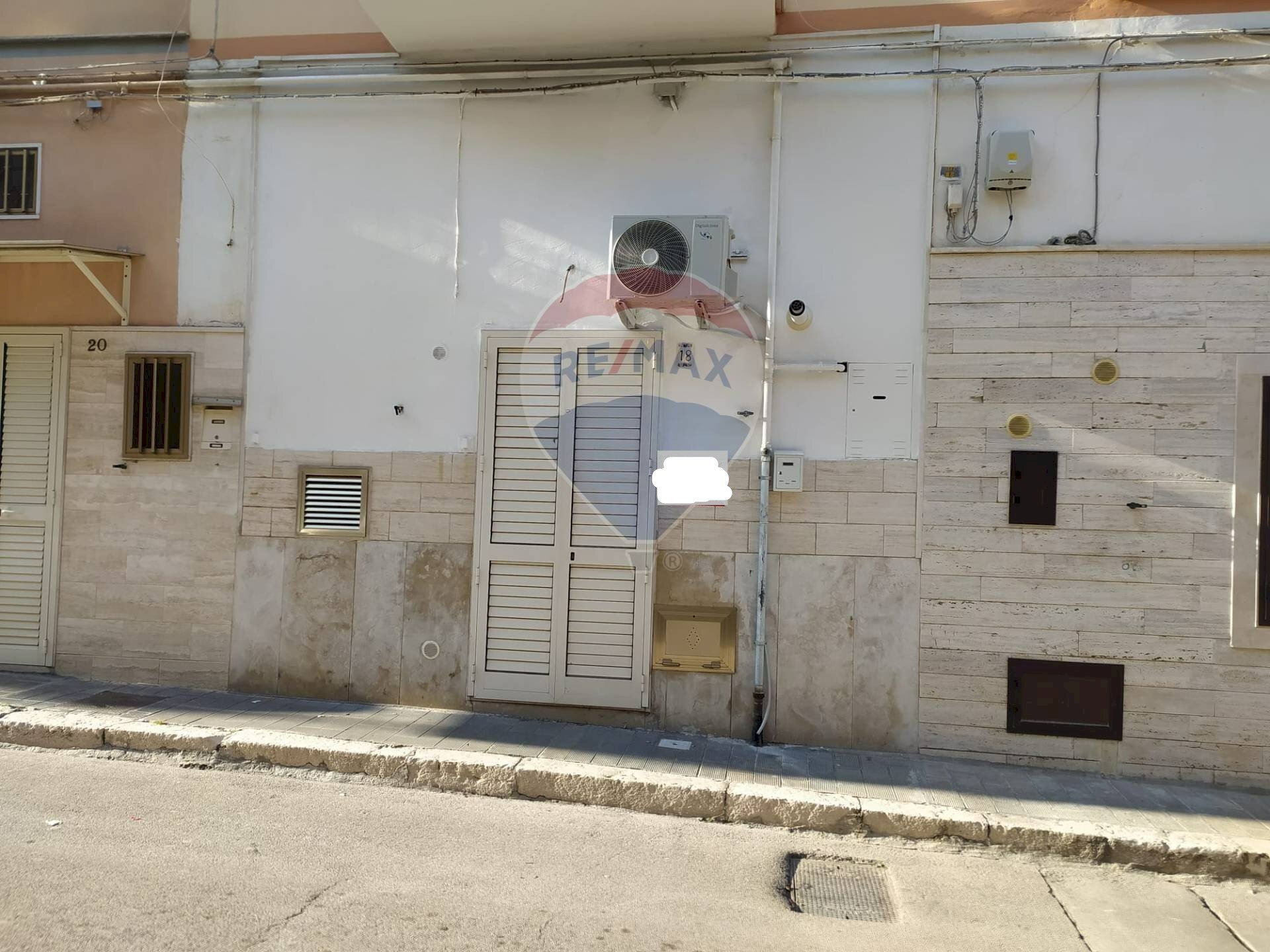 Edificio all\'aperto - Casa indipendente Via Domenico Fioritto
 
18, Manfredonia - foto 1
