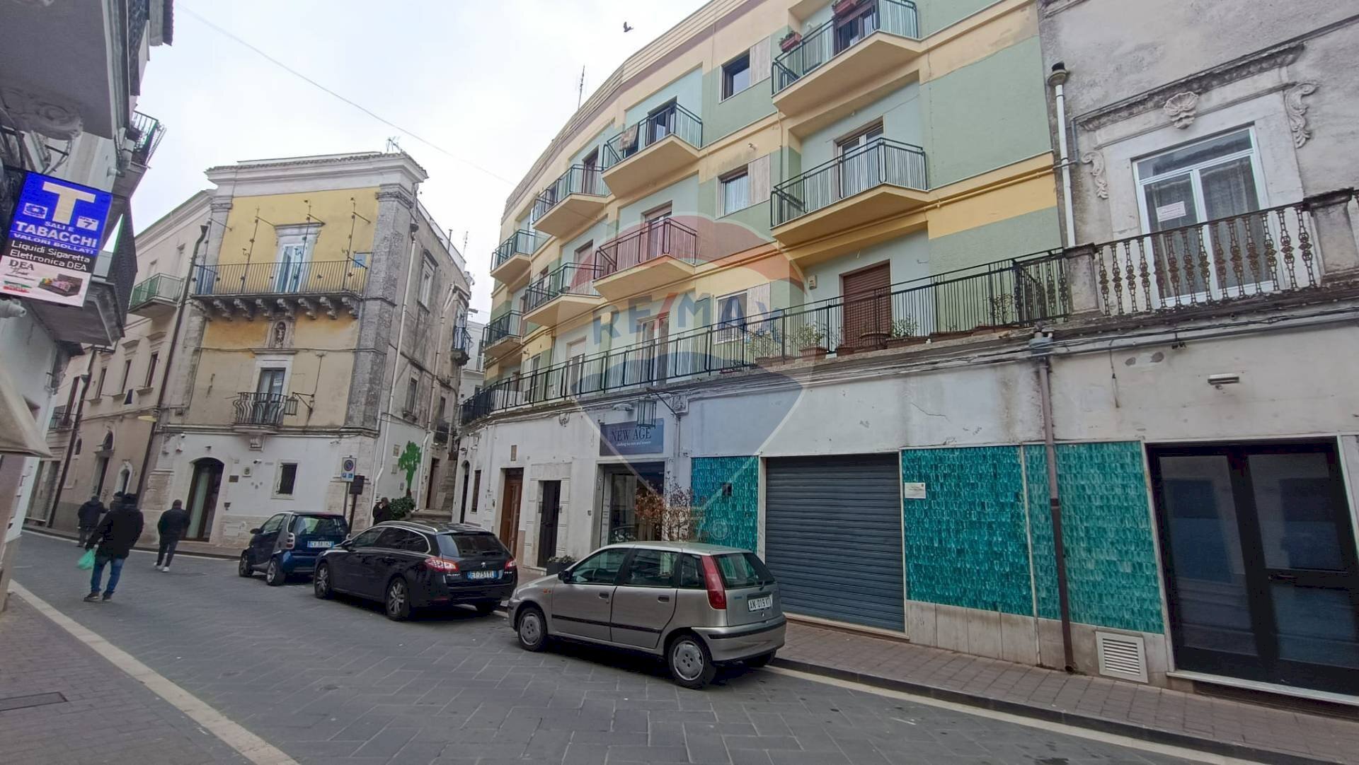 Edificio all\'aperto - Four-room apartment Corso Vittorio Emanuele III
 
128, Monte Sant'Angelo - photo 2