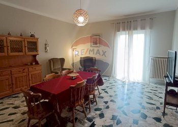 Sala da pranzo - Quadrilocale Corso Vittorio Emanuele III
 
128, Monte Sant'Angelo - foto 8