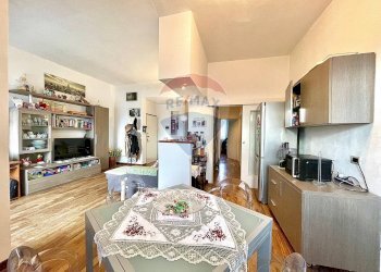 Sala da pranzo - Quadrilocale Piombino - foto 6