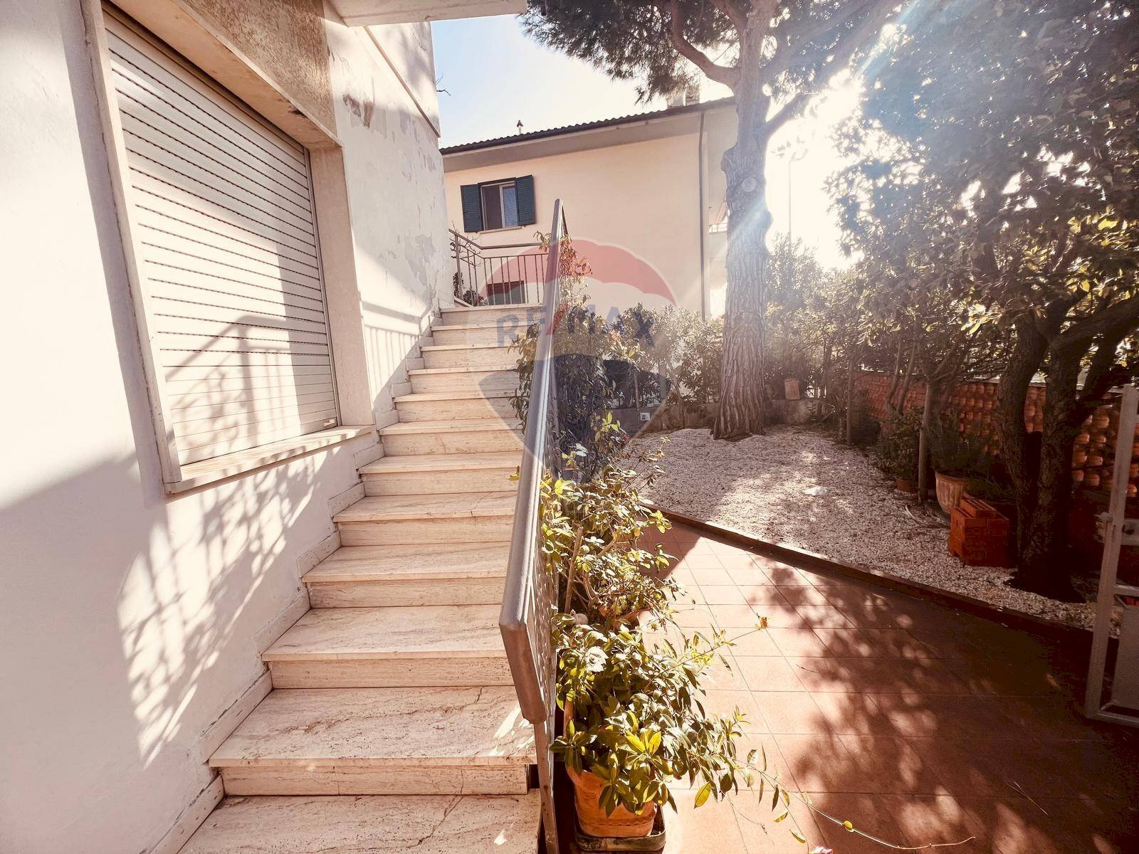 Scale - Appartamento Cecina - foto 2