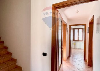 Disimpegno - scala mansarda - Apartment via Dante Allighieri
8-10, Cecina - photo 22
