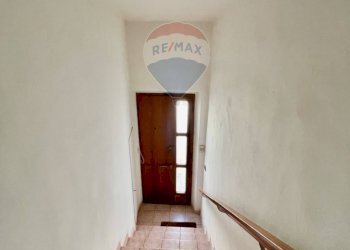 Scala ingresso - Apartment via Dante Allighieri
8-10, Cecina - photo 45