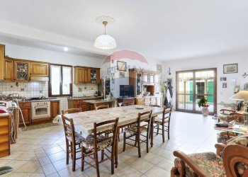 Sala da pranzo - Agriturismo Cecina - foto 12