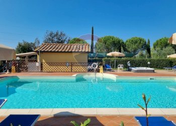 Piscina - Agriturismo Cecina - foto 17