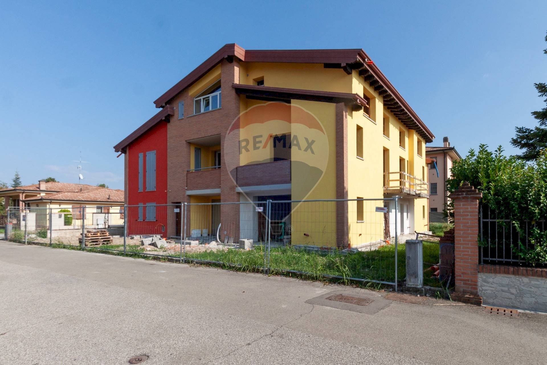 Casa all\'aperto - Villa a Schiera Via Pirandello
 
27, Brescello - foto 2